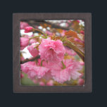 Hot-roze Cherry Blossom Flowers Premium Decoratiedoosje<br><div class="desc">Hot-Roze Cherry Blossom Flowers Foto van Sandy Closs,  genomen op Lake Arrowiad Pink,  flower,  bloem,  bloem,  bloem,  lente,  kersen,  kersen,  tuin,  bruiloft,  bruiloften;</div>