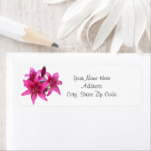 Hot-roze daggelilies retourneren adreslabels etiket (Insitu)