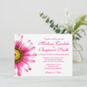 Hot-Roze Daisy Flower Wedding Invitations Kaart (Staand voorkant)