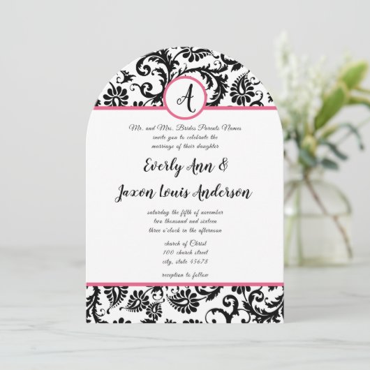 Hot-roze en Black Floral Damask Wedding Invitation Kaart (Staand voorkant)