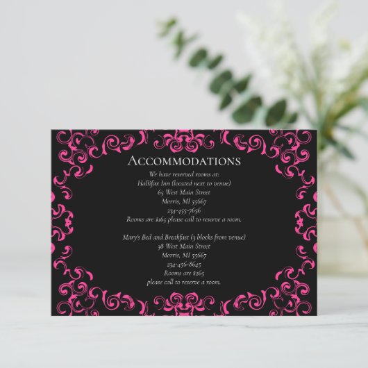 Hot-roze en Black Swirl Gothic Wedding Informatiekaartje (Staand voorkant)