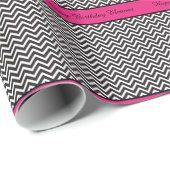Hot-roze en Chevron ZigZag, aangepaste Birthday Gi Cadeaupapier (Rol Hoek)