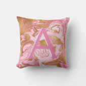 Hot Roze en Goud Marmer Monogrammed Initiaal Kussen (Voorkant)