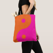 Hot-roze en Oranje Yin Yang Tote Bag (Dichtbij)