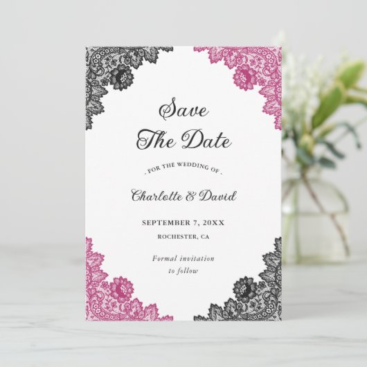 Hot roze en zwarte bloemenkant bruiloft save the date (Staand voorkant)