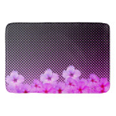 Hot-roze hibiscus op zwart en roze gecontroleerd badmat (Voorkant)