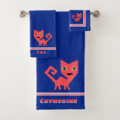 Hot roze kitty kat op blauw gepersonaliseerd bad handdoek (Insitu)