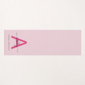 Hot Roze Modern Script Girly Monogram Naam Yoga Yogamat (Voorkant (horizontaal))