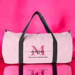 Hot Roze Monogram Naam Meisje Script Sport Plunjezak<br><div class="desc">Verhoog uw spel met onze Hot Pink Monogram Naam Meisje Script Sport Duffle Bag! Met een levendig hot pink ontwerp, is deze plunjezak gepersonaliseerd met jouw naam in een elegant lettertype voor een aangepaste touch. Ideaal voor sport, gymsessies of reizen, het biedt voldoende ruimte en duurzame constructie om uw uitrusting...</div>