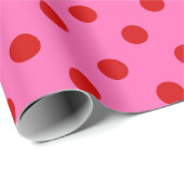 Hot-roze rode poladots voor doe-het-zelfkleuren op cadeaupapier (Rol Hoek)