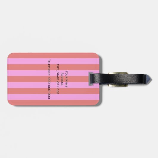 Hot-roze, rode strepen, monogram met rood metallis bagagelabel (Achterkant horizontaal)