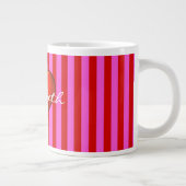 Hot-roze, rode strepen, monogram met rood metallis grote koffiekop (Rechts)