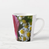 Hot-roze Roos en White Daisies Foto Latte Mok (Rechts)