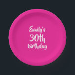 Hot-roze Solid Personeelsvlees Birthday Papieren Bordje<br><div class="desc">Hot-Roze vast. Een prachtige uitbarsting van intense,  heldere,  allesomvattende kleuren. Trendy moderne hedendaagse dopamineesthesie. Kan gepersonaliseerd zijn.</div>