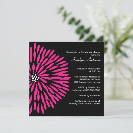 Hot-roze ventilator op Black Bridal Shower-uitnodi Kaart (Staand voorkant)