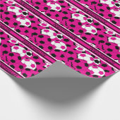 Hot-roze Voetbal collage Cadeaupapier (Hoek)