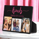 Hot roze vrienden 3 foto vriendschap collage fotoplaat<br><div class="desc">Vier je vriendschap met de Hot Pink Besties Friends 3 Fotocollage Keepsake Plaque. Deze levendige en gepersonaliseerde plaquette heeft een stijlvol, hot roze design, met een prachtig gerangschikte collage van drie gekoesterde foto's. Gemaakt van hoogwaardige materialen, is het perfect om op een bureau, plank of muur weer te geven. De...</div>