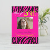 Hot-roze Zebra Afstuderen Fotouitnodiging Kaart (Staand voorkant)