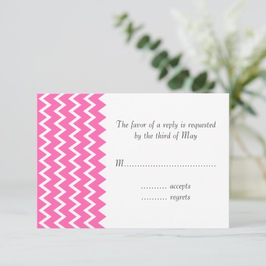 Hot-roze Zigzag Patroon RSVP Kaartje (Staand voorkant)
