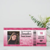 Hot roze zoet zestien foto ticket uitnodiging (Staand voorkant)