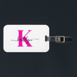 Hot Roze Zwart Initiaal Naam Monogrammed Bagagelabel<br><div class="desc">Dit eenvoudige, elegante witte bagagelabel met je voornaam in een trendy schrift lettertype in zwart getypt over je eerste initiaal in een modern petten lettertype in hot pink aan de ene kant en een slide in kaart voor jouw naam, adres en telefoonnummer aan de andere kant zou er geweldig uitzien...</div>