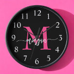 Hot Roze Zwart Modern Script Girly Monogram Naam<br><div class="desc">Maak een gedurfde uitspraak in uw ruimte met onze Hot Pink Modern Script Girly Monogram Naam Grote Klok! Deze klok heeft een levendig roze ontwerp en is gepersonaliseerd met jouw naam in een stijlvol, modern script. Het geeft elke kamer een stijlvol en persoonlijk tintje. Perfect voor kamers, kantoren of woonruimtes,...</div>