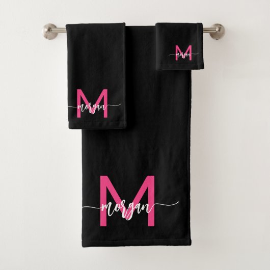 Hot Roze Zwart Modern Script Girly Monogram Naam Bad Handdoek (Insitu)