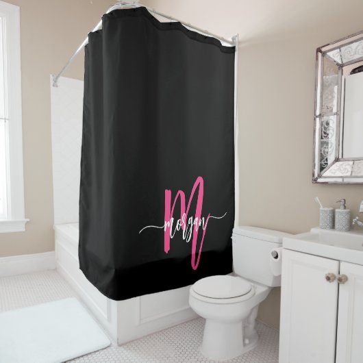 Hot Roze Zwart Modern Script Girly Monogram Naam Douchegordijn (In situ)