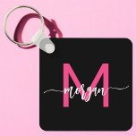 Hot Roze Zwart Modern Script Girly Monogram Naam Sleutelhanger<br><div class="desc">Houd uw sleutels in stijl met onze Hot Pink Modern Script Girly Monogram Naam Sleutelhanger! Deze sleutelhanger is voorzien van een levendig roze ontwerp en is gepersonaliseerd met jouw naam in een chique modern script voor een aangepaste, modieuze touch. Perfect voor het toevoegen van een beetje flair aan uw sleutels...</div>