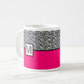 Hot roze zwart & wit zebra print monogram koffiemok (Voorkant links)
