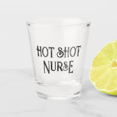 Hot shot verpleegster | Grappig geschenkglas Glas (Voorkant)