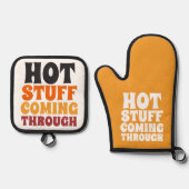 Hot Stuff die door de Humor komt Ovenwant & Pannenlap Set (Voorkant)