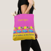 Hot tropisch strand, roze achtergrond, jouw naam tote bag (Dichtbij)
