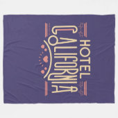HOTEL CALIFORNIA EAGLES ICONISCHE SONG TITEL FLEECE DEKEN (Voorkant (Horizontaal))