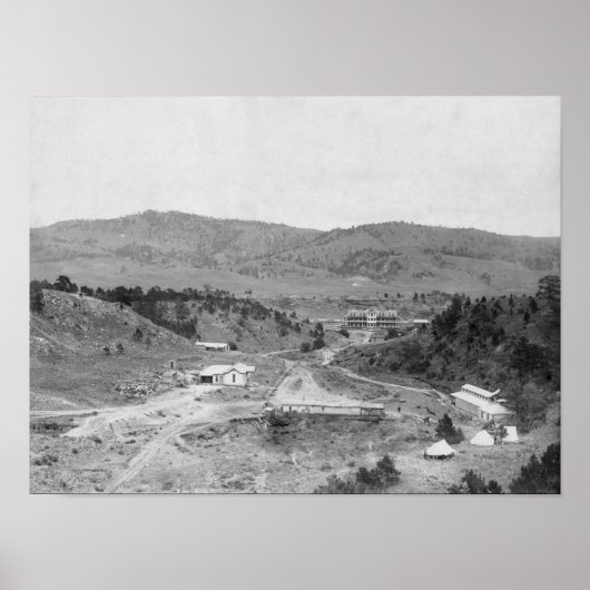 Hotel en Bathhouses in de Wiwalakahta Canyon Poster (Voorkant)