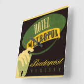 Hotel Metropol Budapest Hungary Bellhop Pet Vierkante Klok (Hoek)