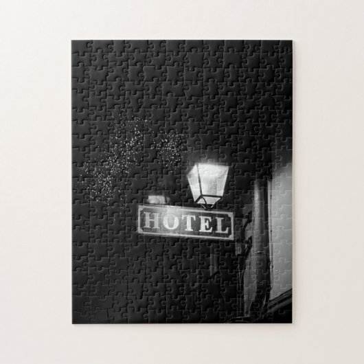  hotelbord, straatlicht en veel licht legpuzzel (Verticaal)