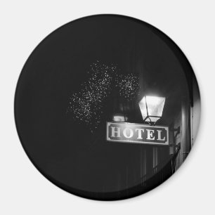  hotelbord, straatlicht en veel licht magneet