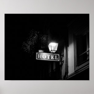  hotelbord, straatlicht en veel licht poster