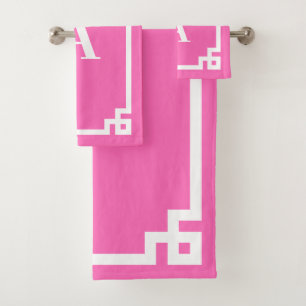 Hotroze en White Greek Key Border Monogram Bad Handdoek