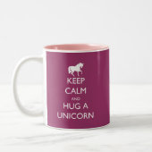 Hou Calm en Hug een Unicorn Tweekleurige Koffiemok (Links)