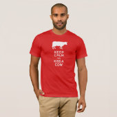 Hou Calm en Kiss a Cow Funny Dairy Farmer T-shirt (Voorkant volledig)