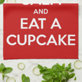 Hou kalm en eet een cupcake rood theedoek (Gevouwen)