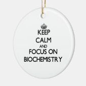 Hou kalm en focus op biochemie keramisch ornament (Links)