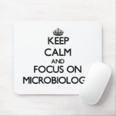 Hou kalm en focus op microbiologie muismat (Met muis)