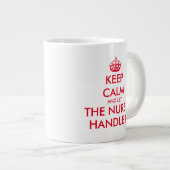 Hou kalm en laat de verpleegkundigen een grappige, grote koffiekop (Voorkant rechts)