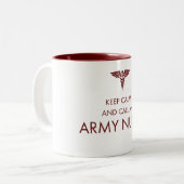 Hou kalm en roep- en legerzuster tweekleurige koffiemok (Voorkant links)