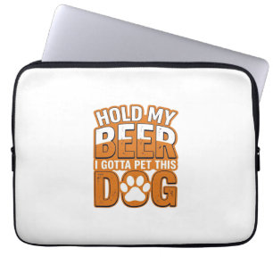 Hou Mijn Bier Even Vast Ik Moet Deze Hond Aaien Fu Laptop Sleeve
