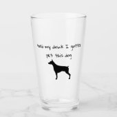 Hou Mijn Drankje Even Ik Moet Deze Hond Aaien Glas (Voorkant)