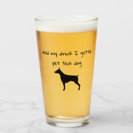 Hou mijn Drink vast, ik moet deze hond pakken. Glas